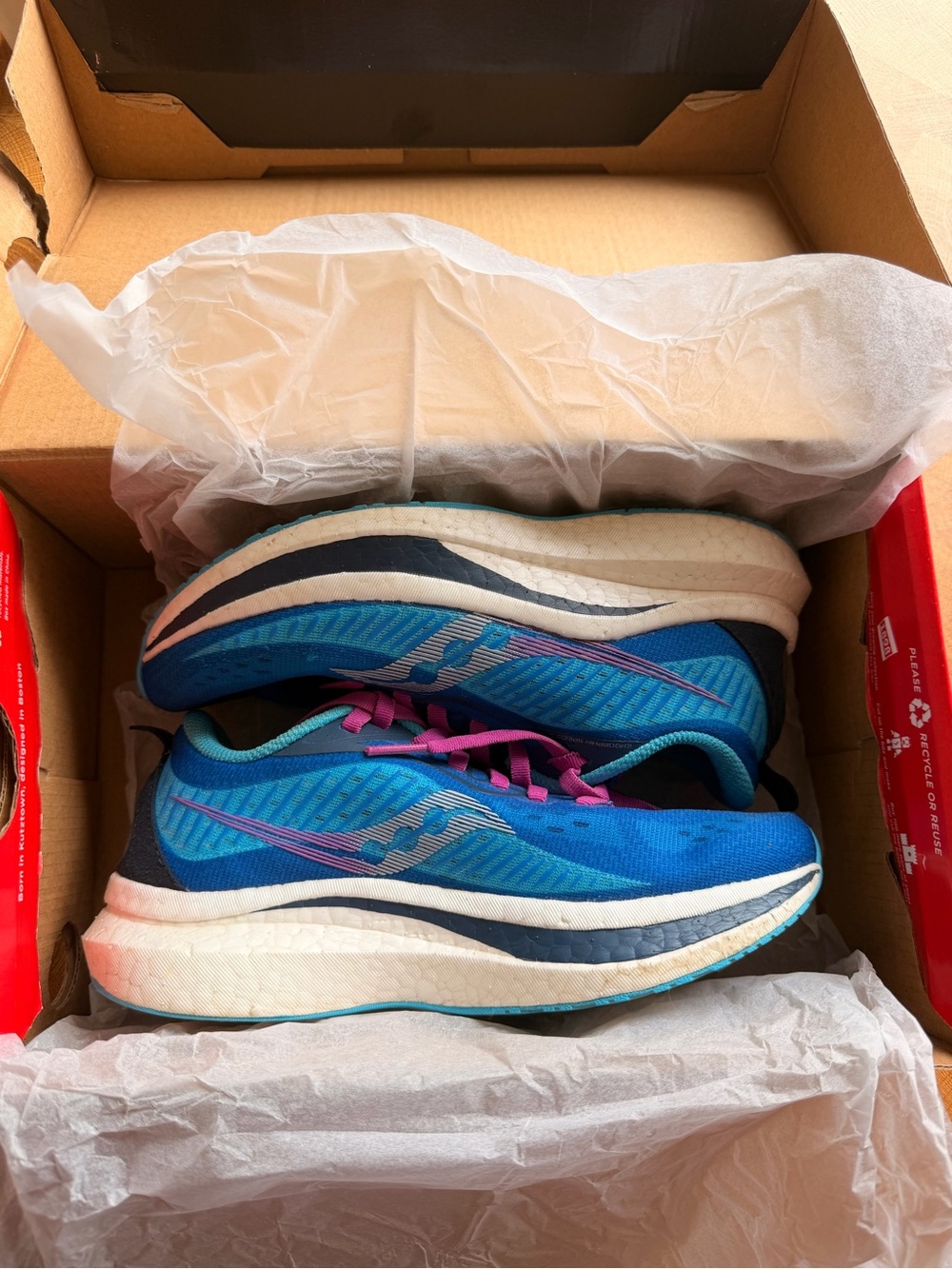 EUC Saucony Endorphin Speed 2 - excellent condition!